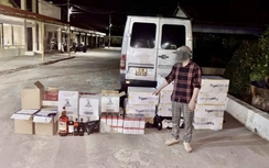 Kiểm tra phương tiện nghi vấn, CSGT Tây Ninh phát hiện lượng lớn hàng chưa rõ nguồn gốc