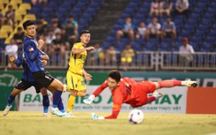 V-League: Chơi thiếu người, Sông Lam Nghệ An thua tiếc nuối Hoàng Anh Gia Lai