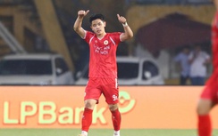 Đình Bắc nhận giải Cầu thủ xuất sắc nhất V-League tháng 4