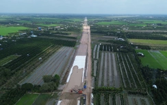 Bộ Xây dựng đề nghị An Giang hỗ trợ vật liệu thi công hai dự án cao tốc trọng điểm