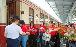 Tàu Hoa Phượng Đỏ áp dụng giá vé linh hoạt, giảm đến 25%