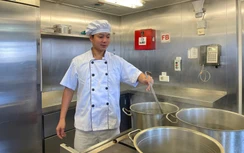 Nghệ thuật “giữ lửa” của đầu bếp tàu viễn dương