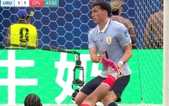 Cầu thủ Uruguay gây tranh cãi trong trận hòa Cape Verde