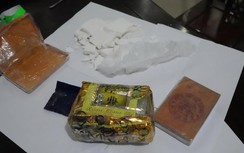Nghệ An: Bắt đối tượng mua bán 2 bánh heroin, 1 kg ma túy đá