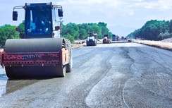 Đẩy nhanh thi công QL15D nối cảng Mỹ Thủy với cao tốc Cam Lộ - La Sơn