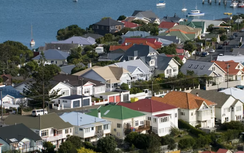 Nước thải tràn vào khu dân cư tại thủ đô New Zealand sau mưa bão