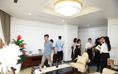 Hàng trăm khách hàng trải nghiệm căn hộ thực tế tại QMS Top Tower trước ngày bàn giao