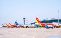 Diều sáo xuất hiện sát đường băng Cát Bi, 2 chuyến bay phải hạ cánh xuống Nội Bài