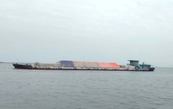 Giông lốc xuất hiện bất ngờ tại Quảng Ninh, tàu thuyền được yêu cầu nâng mức cảnh giác
