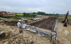 Chạy đua trước mùa mưa lũ, trạm bơm khẩn cấp ở Bắc Ninh thi công ra sao?