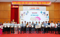 TP.HCM công bố công trình báo chí dữ liệu, trao giải cuộc thi ảnh "Rạng rỡ tên vàng"