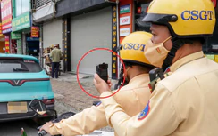 CSGT Hà Nội ghi hình từng xe dừng đỗ trái quy định, xử phạt hơn 2.300 tài xế