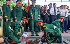 Đà Nẵng: 5 hài cốt liệt sĩ ở hang Đá Sập trở về trong vòng tay của đồng đội