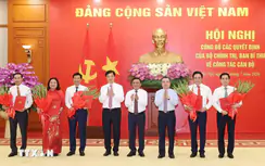 Công bố các quyết định của Bộ Chính trị, Ban Bí thư về công tác cán bộ