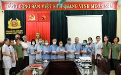 Ninh Bình trao 3.900 vé xe buýt miễn phí cho bệnh nhân chạy thận