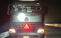 Tài xế dừng xe trên cao tốc Nha Trang - Cam Lâm để ngủ, bị phạt 13 triệu đồng