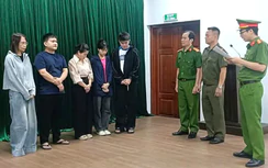 Chủ cơ sở và ba nhân viên bị khởi tố vì lừa dối khách hàng