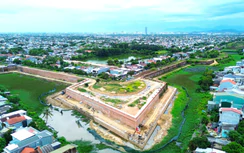 Tháo dỡ lô cốt, trả lại diện mạo nguyên trạng cho Kinh thành Huế
