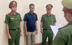Công an Quảng Ngãi khởi tố hai bị can đổ hơn 1.800 tấn chất thải trái phép