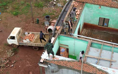 Hiện trường khắc phục, sửa chữa 22 căn nhà bị ảnh hưởng lốc xoáy ở Gia Lai