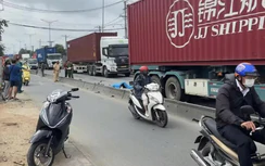 Tai nạn giao thông 26/8: Nhảy khỏi xe máy, người đàn ông bị xe đầu kéo cán tử vong