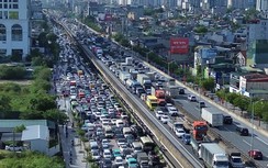 Dòng người ùn ùn rời Thủ đô trước kỳ nghỉ Quốc khánh