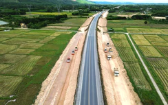 Thi công xuyên lễ 2/9, quyết tâm đưa cao tốc Cam Lộ - La Sơn về đích đúng hẹn