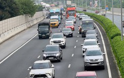 Ngày đầu nghỉ lễ 2/9: Cửa ngõ Hà Nội đông nghẹt, CSGT căng mình phân luồng