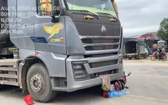 Nghệ An: Va chạm xe đầu kéo và xe máy trên tuyến tránh Vinh, 2 người thương vong