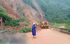 Khẩn trương khắc phục các vị trí sạt lở, hư hỏng trên các tuyến đường Quảng Trị do mưa lũ