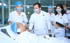 Bí thư Thành ủy Hà Nội thăm hỏi, trao hỗ trợ cho gia đình các nạn nhân vụ cháy ở Văn Cao