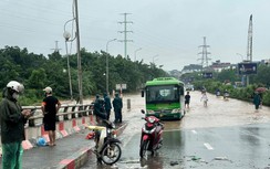 Hà Nội phân luồng tại loạt điểm ngập: Người dân đi thế nào cho thuận tiện?