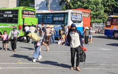 Hành lý chất đầy, người dân hối hả trở lại Thủ đô sau kỳ nghỉ Quốc khánh