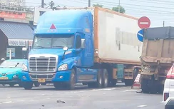 Người phụ nữ đi xe máy tử vong sau va chạm với xe ben trên quốc lộ 1 qua Khánh Hòa