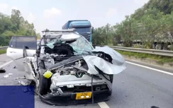Tai nạn giao thông 30/9: Xe con tông đuôi xe đầu kéo trên cao tốc, một người bị thương
