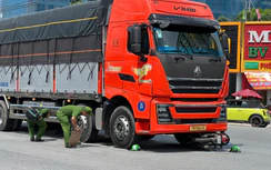TP.HCM: Xe tải va chạm xe máy, 2 cha con thương vong