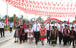 Phó Thủ tướng Thường trực Phạm Gia Túc dự Lễ khai giảng năm học mới tại Điện Biên