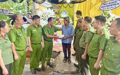 Nhiều đơn vị thăm hỏi, hỗ trợ gia đình 3 nạn nhân tử vong do tai nạn giao thông ở Cổng 11