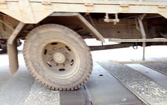 Kiến nghị thay ngay khe co giãn cầu Thăng Long