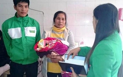 Tài xế taxi đỡ đẻ trên xe