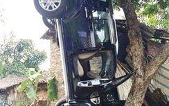 Bí thư Huyện ủy lái xe đi mượn đâm chết 3 người