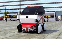 Trẻ em được lái ô tô trên đường?