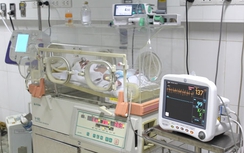 Sản phụ nguy kịch sau tai nạn, mổ gấp cứu bé 8 tháng tuổi