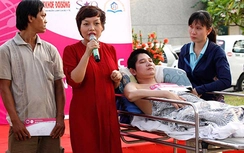 Vào bệnh viện hát cho bệnh nhân nghe