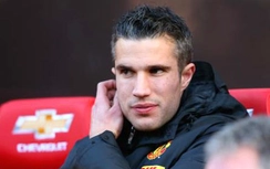 Juve, Inter muốn giải cứu van Persie, sao PSG “nắn gân” Barca