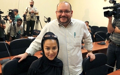 Iran kết tội nhà báo, Mỹ dùng tàu chiến “tỏ thái độ”