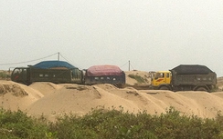 Tận thấy xe quá tải lộng hành giữa Thủ đô