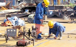 Làm việc thường xuyên giữa trời nắng có ảnh hưởng sinh con?