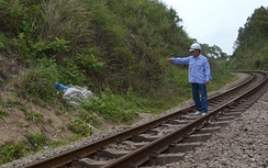 Người tuần đường nhanh trí cứu đoàn tàu khỏi tai nạn