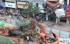 Vụ sập cần cẩu: Tạm dừng thi công, giao công an điều tra